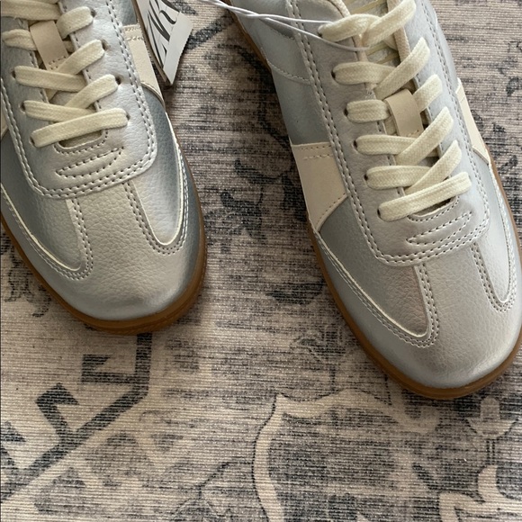 Zara Gray and Cream Sneakers - Picture 2 of 5